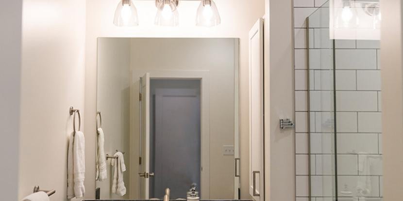 The Best Lighting for Bathrooms with No Windows