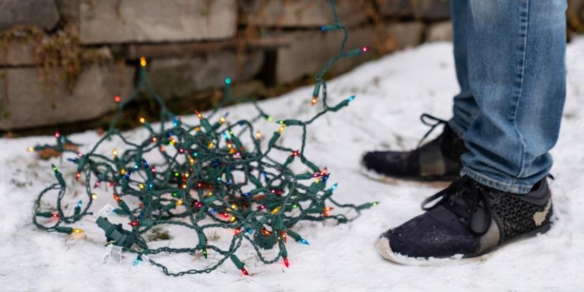 When To Take Down Christmas Lights and Holiday Lights?