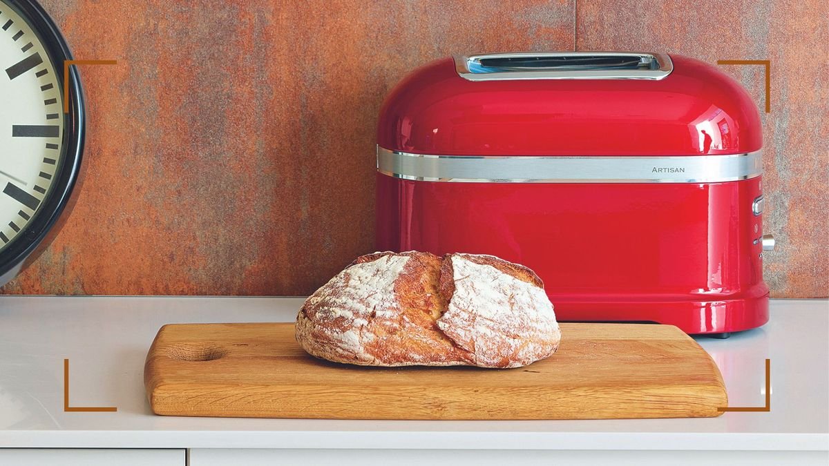 How to clean a toaster (inside and out) in five simple steps