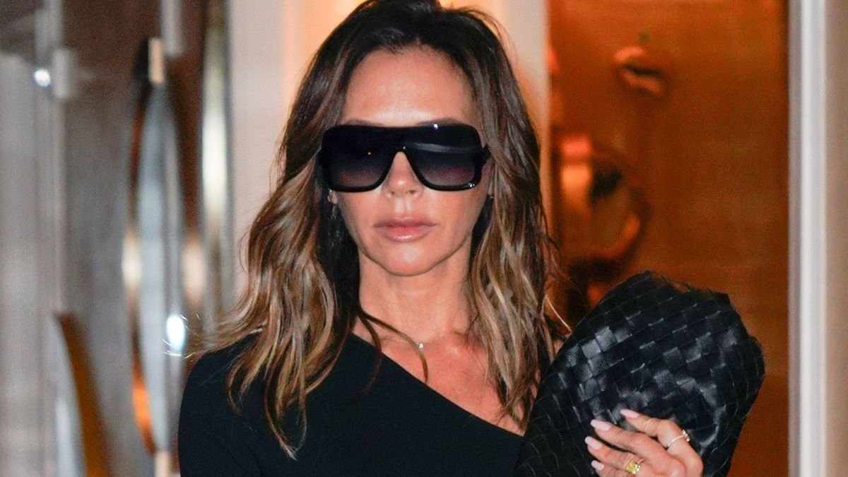 The black and white tile floor in Victoria Beckham’s home is so chic