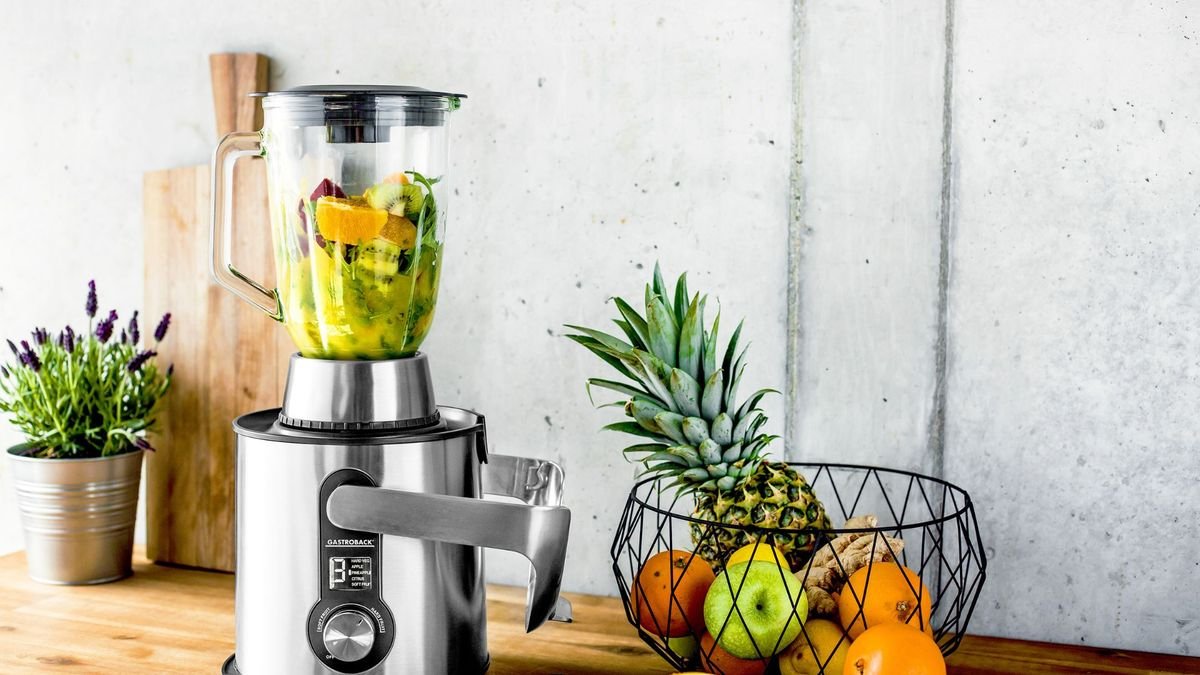 11 things you should never put in a blender, including ice